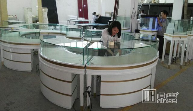 高端奢华珠宝品牌展柜项目