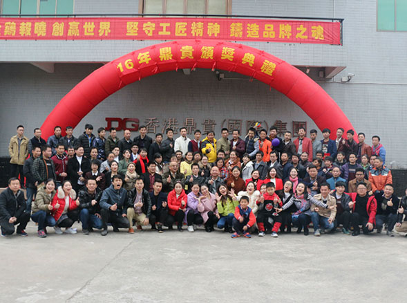 正经的博物馆展柜制作厂家鼎贵怎样过年会，答案在这里
