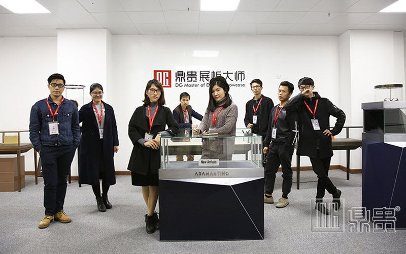 鼎贵展柜设计团队