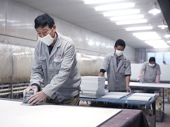 炎炎夏日，鼎贵济南珠宝展柜制作为旺季全力备战