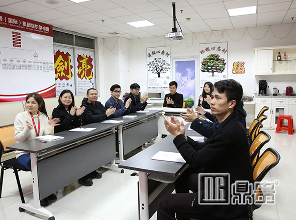 你的经验 我们共享--鼎贵高端珠宝首饰展柜返单客户秘诀