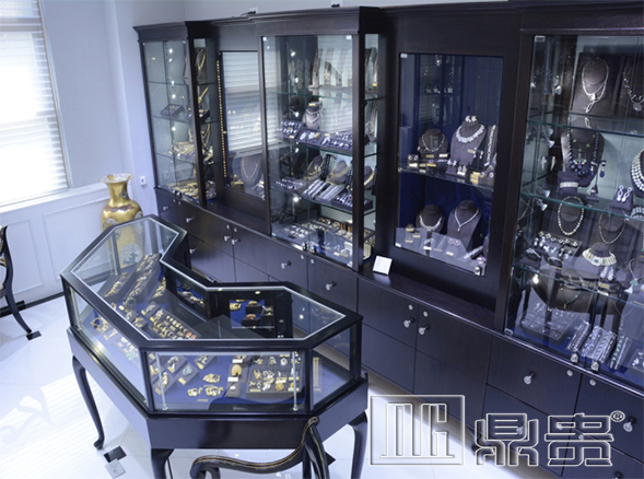 鼎贵教你如何选择好的珠宝展柜设计厂家