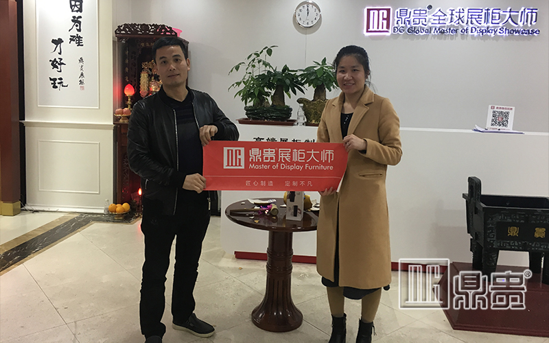 深圳珠宝展柜制作