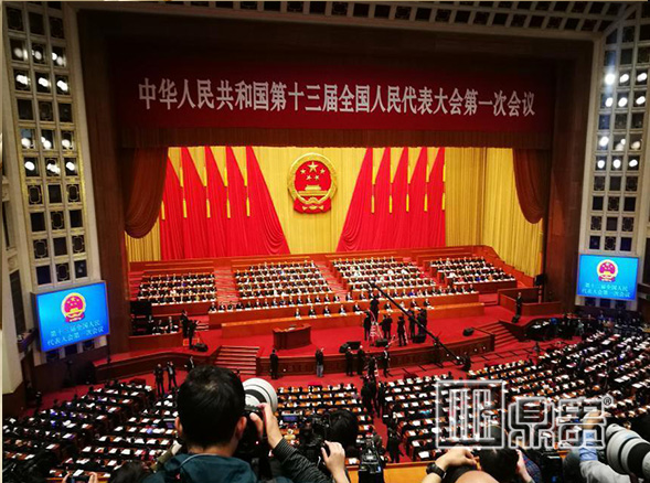 鼎贵文物柜供应商热烈祝贺第十三届全国人民代表大会胜利召开！