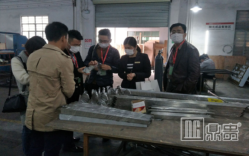 鼎贵展柜大师