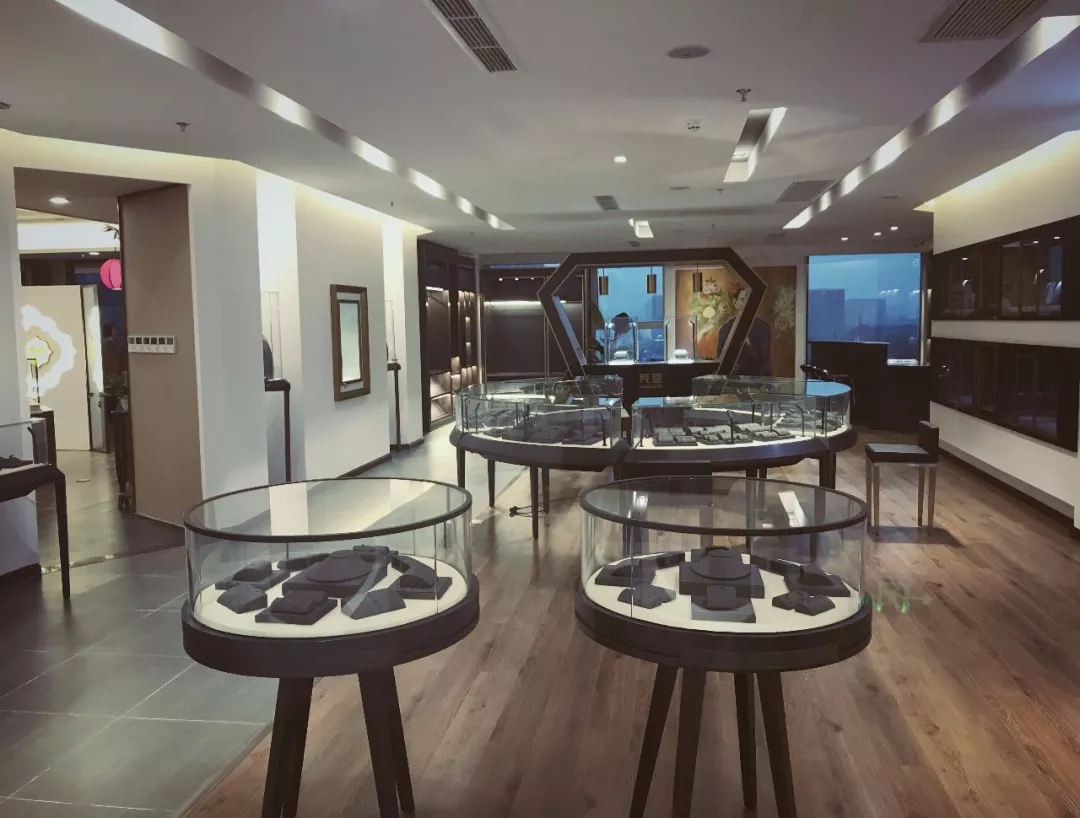 珠宝店装修设计，就找鼎贵展柜大师！（内含经典案例）