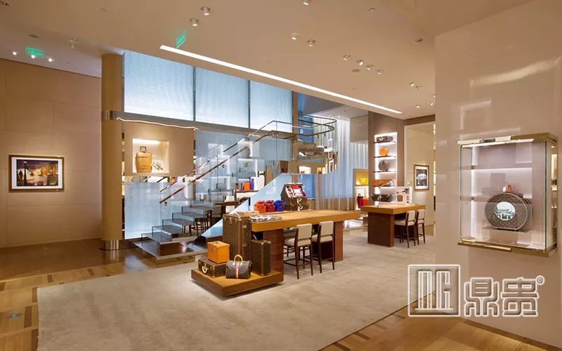 高端皮具展柜