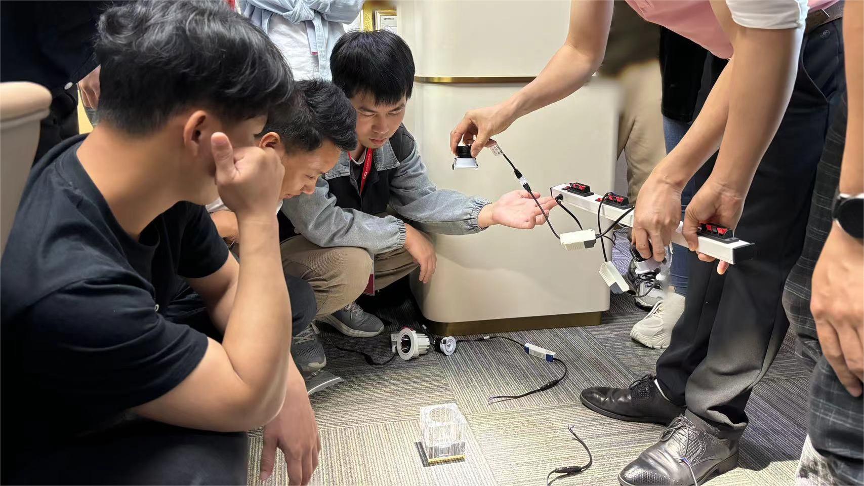 珠宝展柜灯光你知多少？鼎贵带你深入探索！