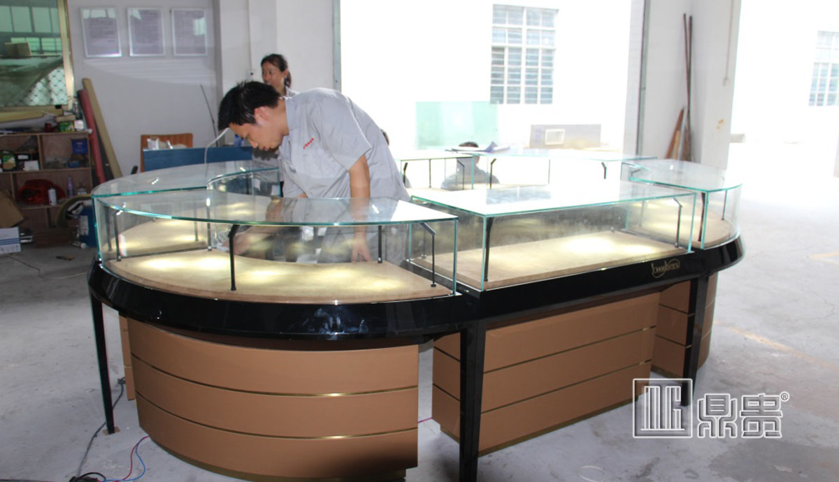 高端奢华英国百年品牌珠宝店项目