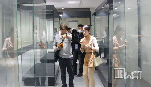 菲律宾国家博物馆展柜